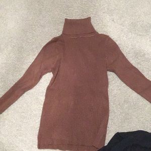 Brown ribbed turtle neck!